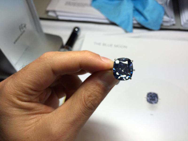 The Blue Moon Diamond at Sotheyb's Viewing